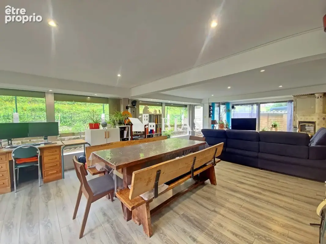 Maison 148 m² à Saint-Leger-Du-Bourg-Denis  - photo 2