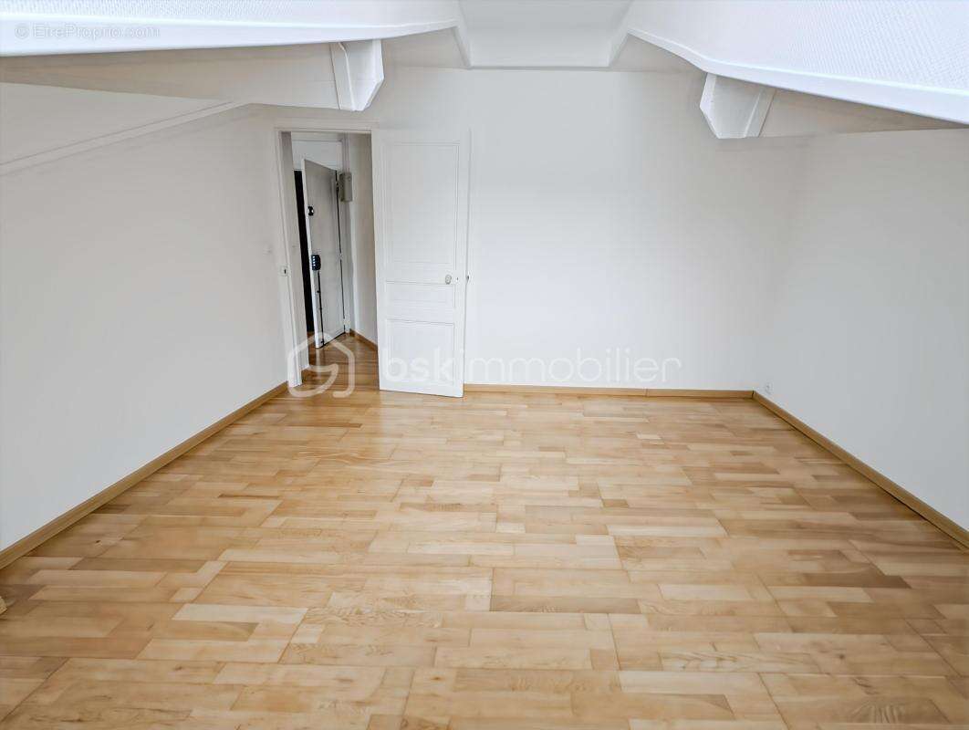 Bel appartement t2 hyper centre de chelles a 5 minutes de la gare faibles charges - photo 8