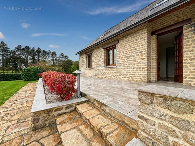 Maison à VILLEDIEU-LES-POELES