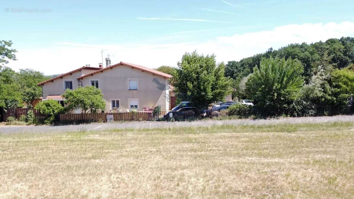 Appartement à LIERGUES