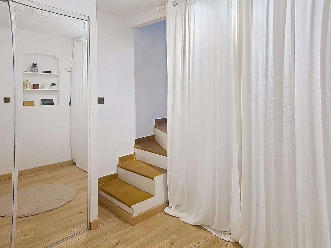 Appartement à LA VALETTE-DU-VAR