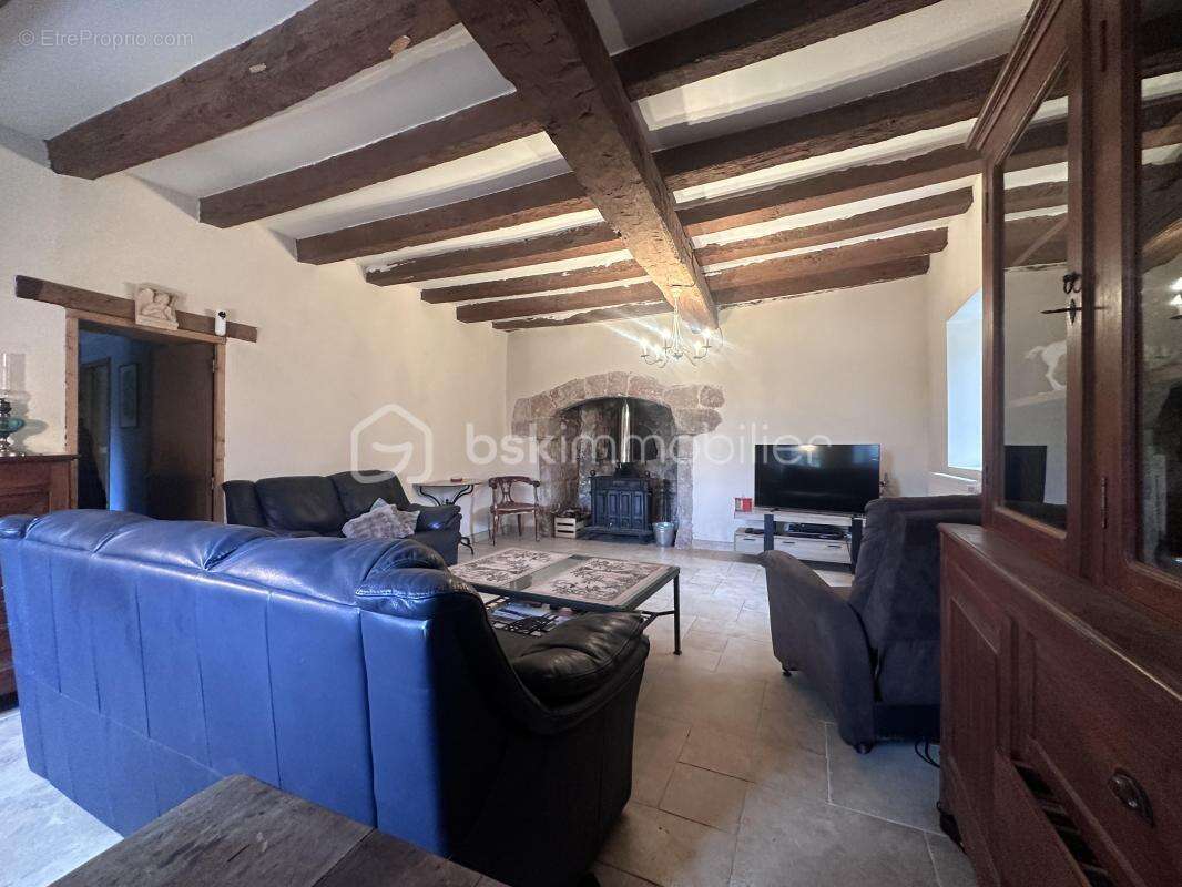 Maison à FAVERDINES