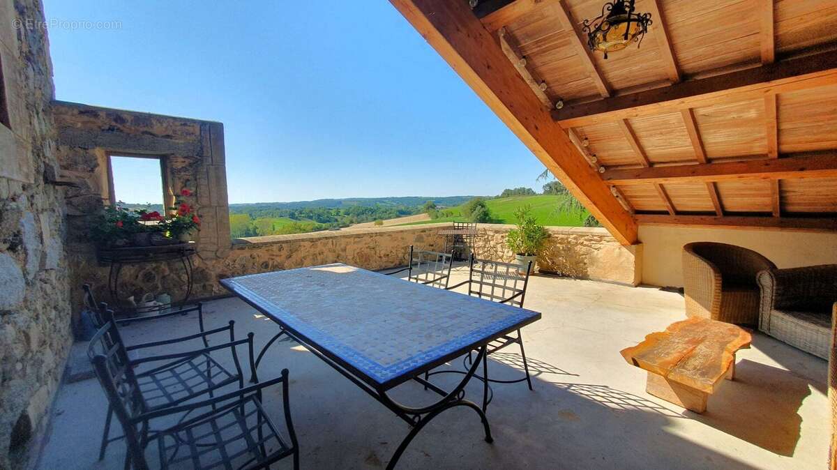 Propriété avec habitat et gite exceptionnel - photo 3