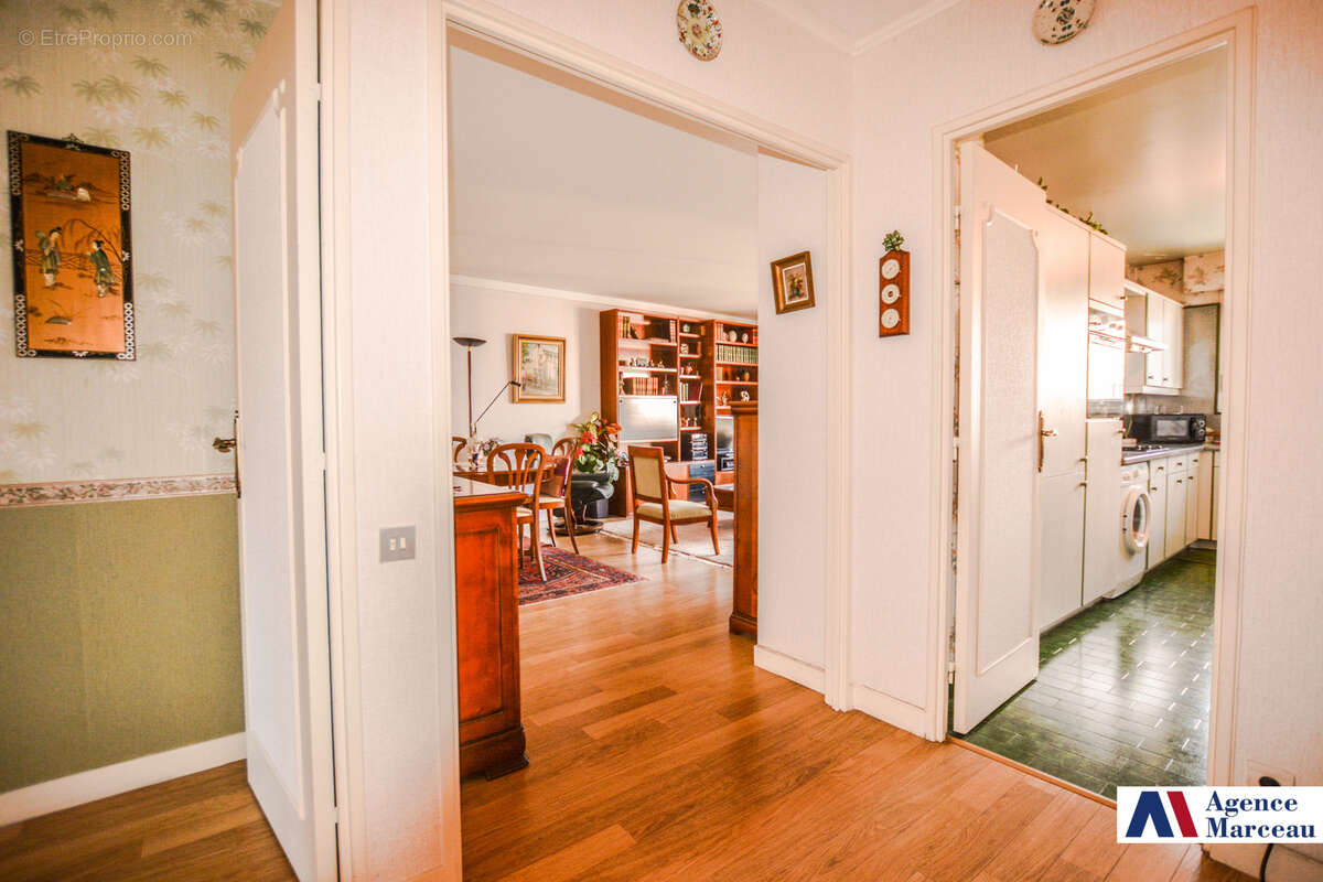Appartement à COURBEVOIE