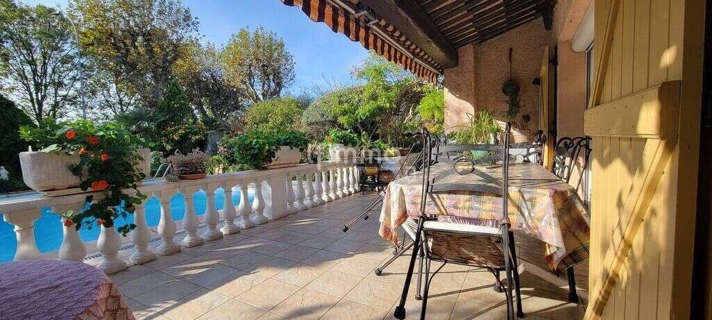Maison à PUGET-SUR-ARGENS
