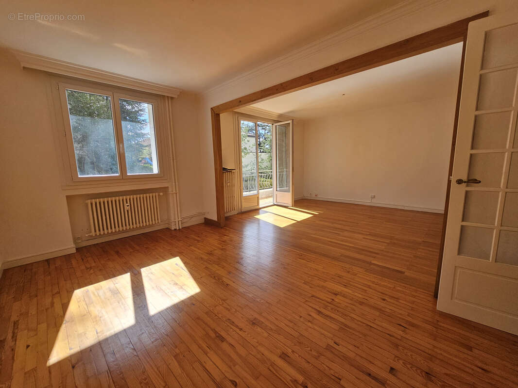 Appartement à SAINT-ETIENNE