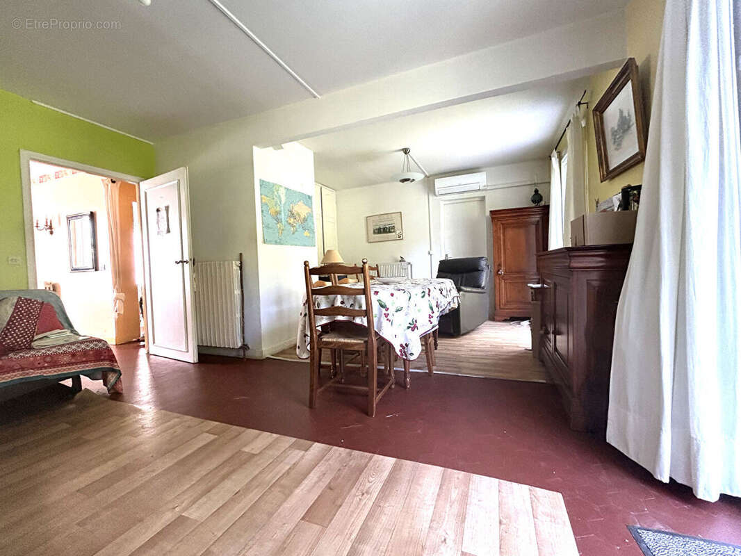 Maison à VERT-SAINT-DENIS