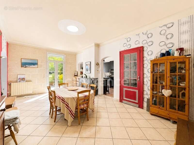 Maison en pierre avec piscine au cœur du Bourgeais - Entre pierre, lumière et nature - Lansac (33) - photo 6