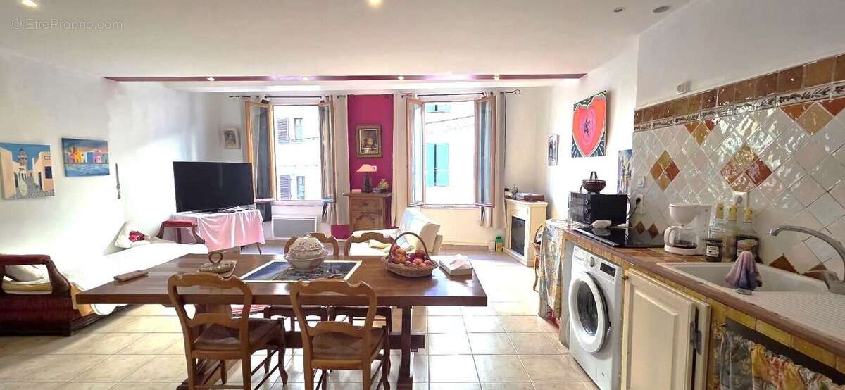 Appartement à SIGNES