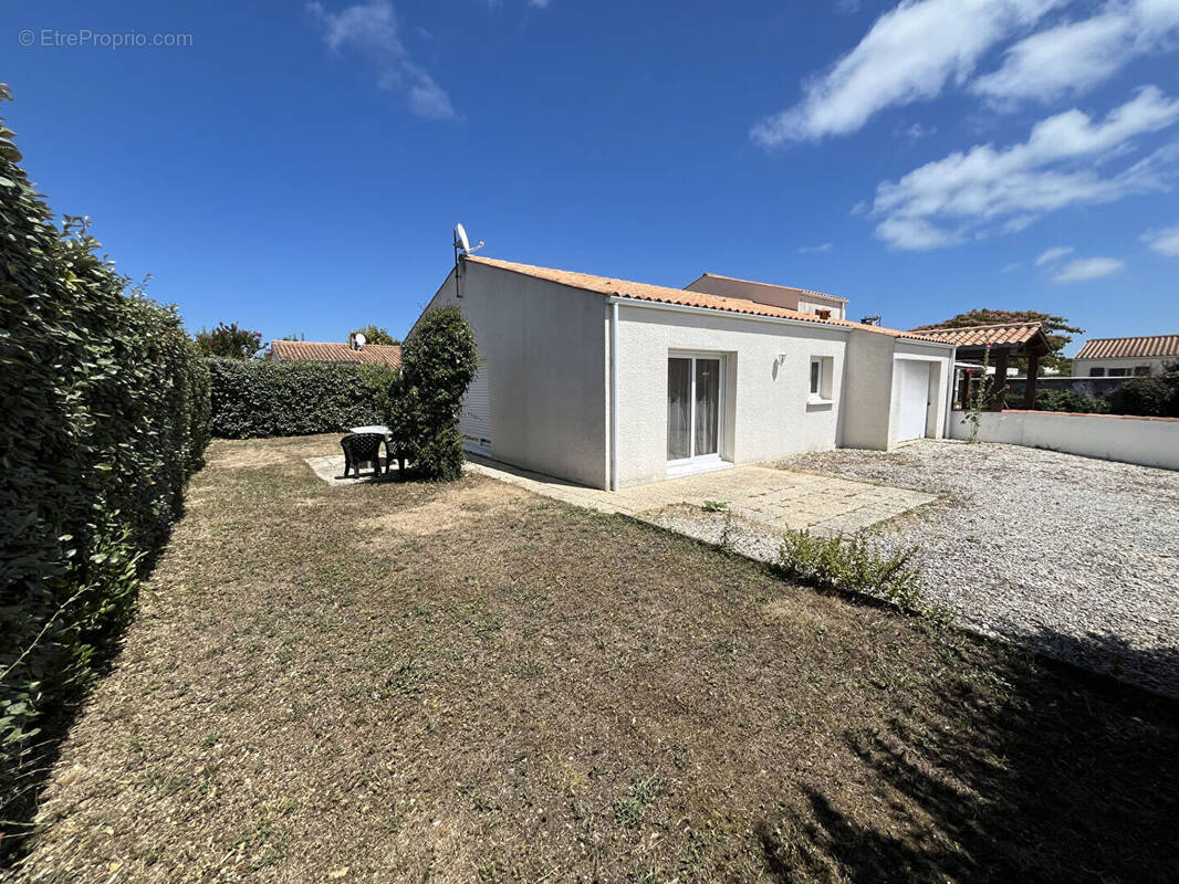 Maison à LA BREE-LES-BAINS