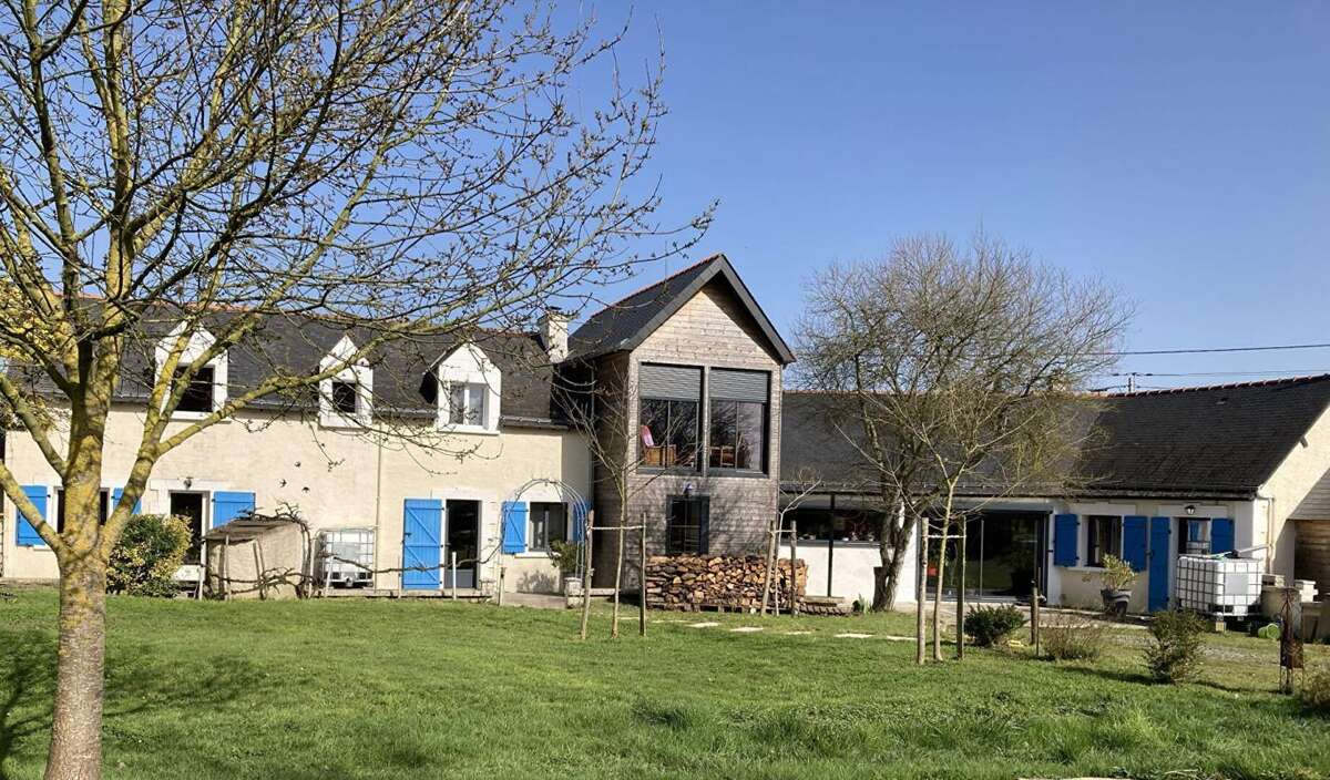 Maison à SAINT-LAMBERT-DU-LATTAY
