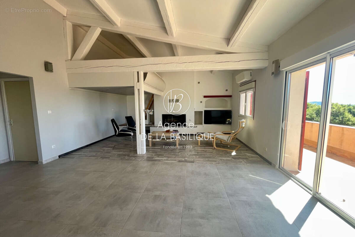 Maison à SAINT-MAXIMIN-LA-SAINTE-BAUME