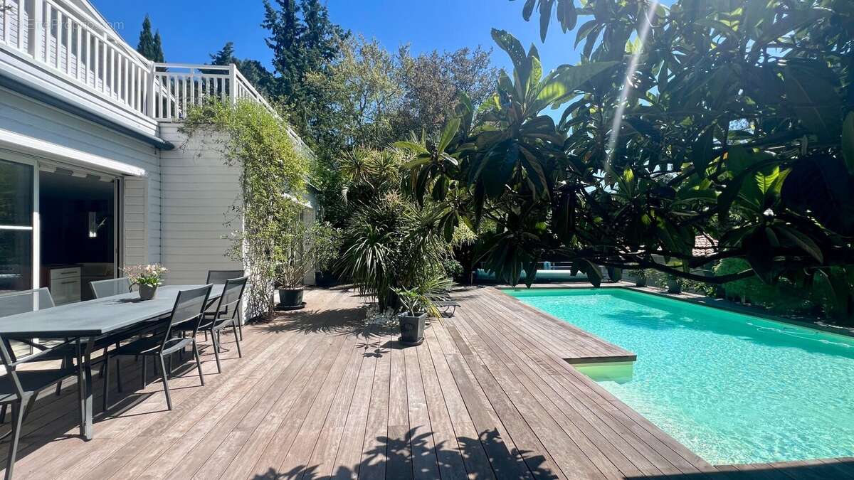 Maison à LE BOUSCAT