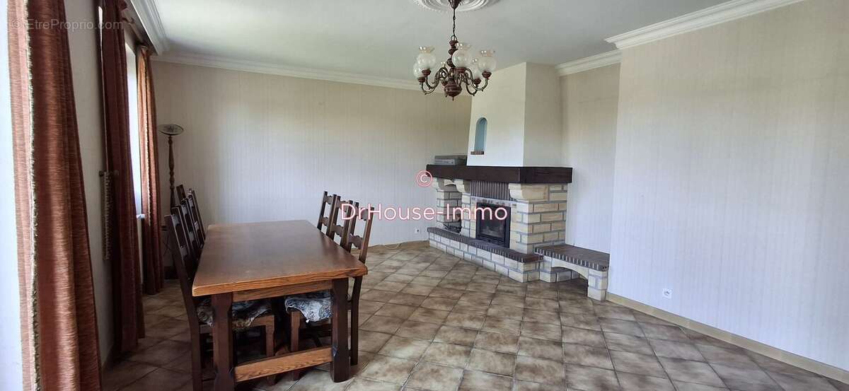 Maison à LANOUAILLE