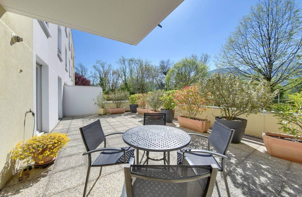 Appartement à SAINT-EGREVE