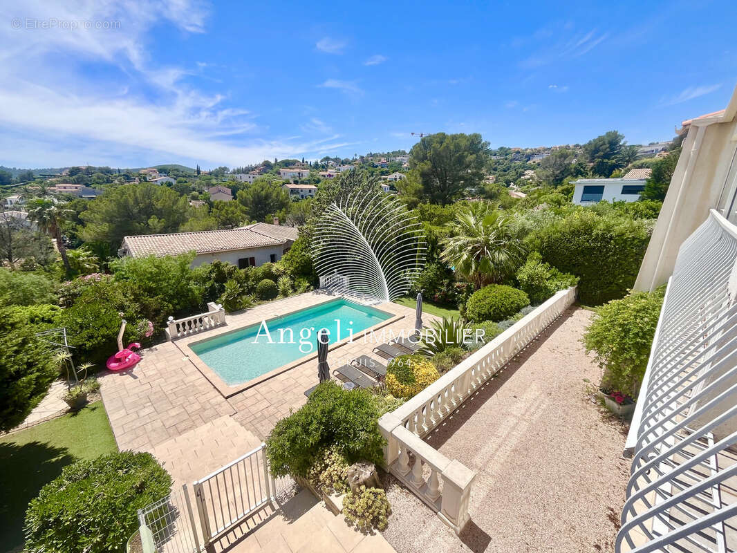 Saint aygulf : villa au calme - photo 3