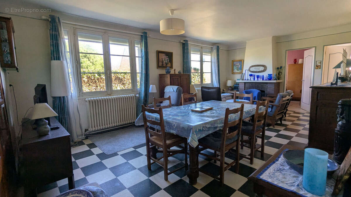 Grande maison de 8 pièces à deux pas du port et de la mer ! - photo 3