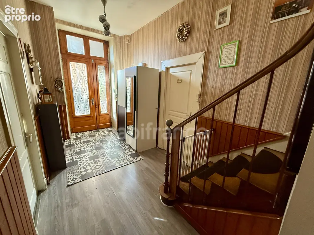  CHAMPDENIERS – Maison de 123 m² au cœur du bourg, 3 chambres, jardin et garage - photo 5