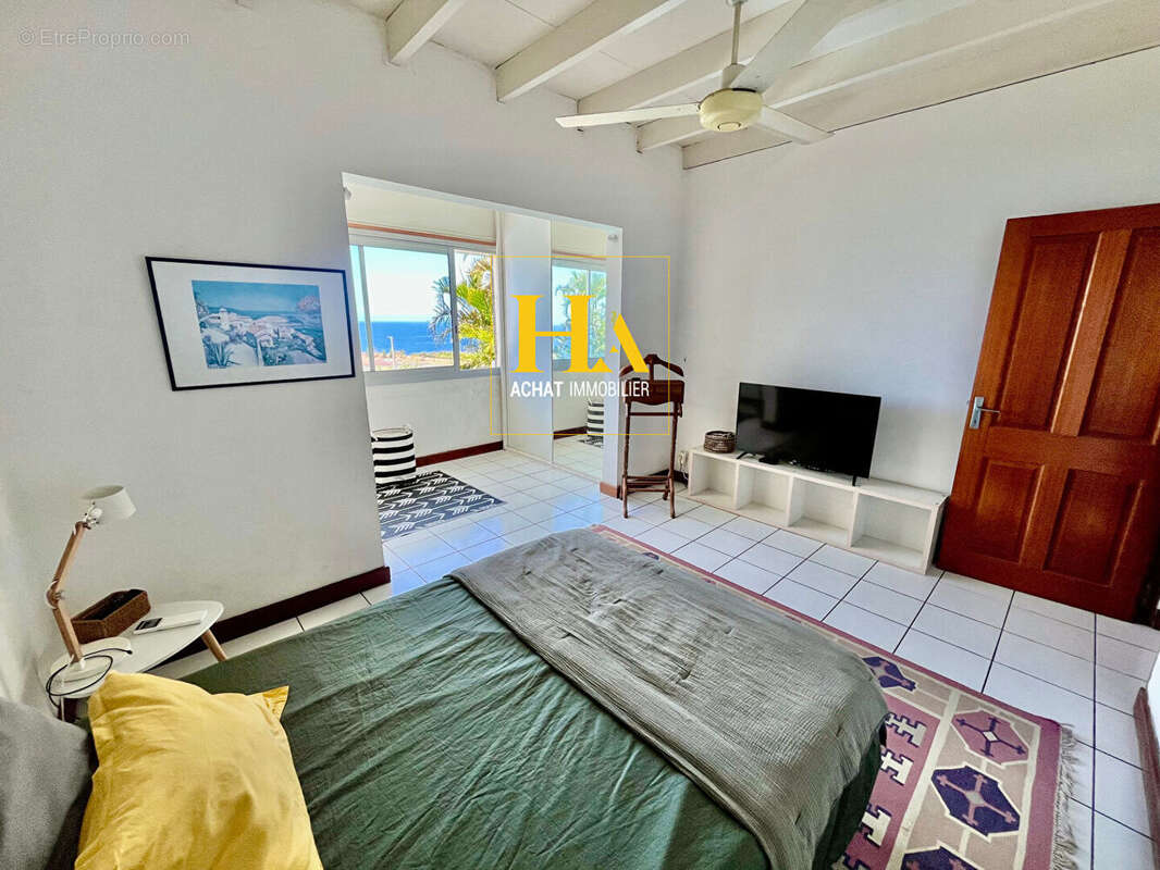 Maison T6  de 232.5 m2 à Saint-Pierre - La Cafrine - photo 14