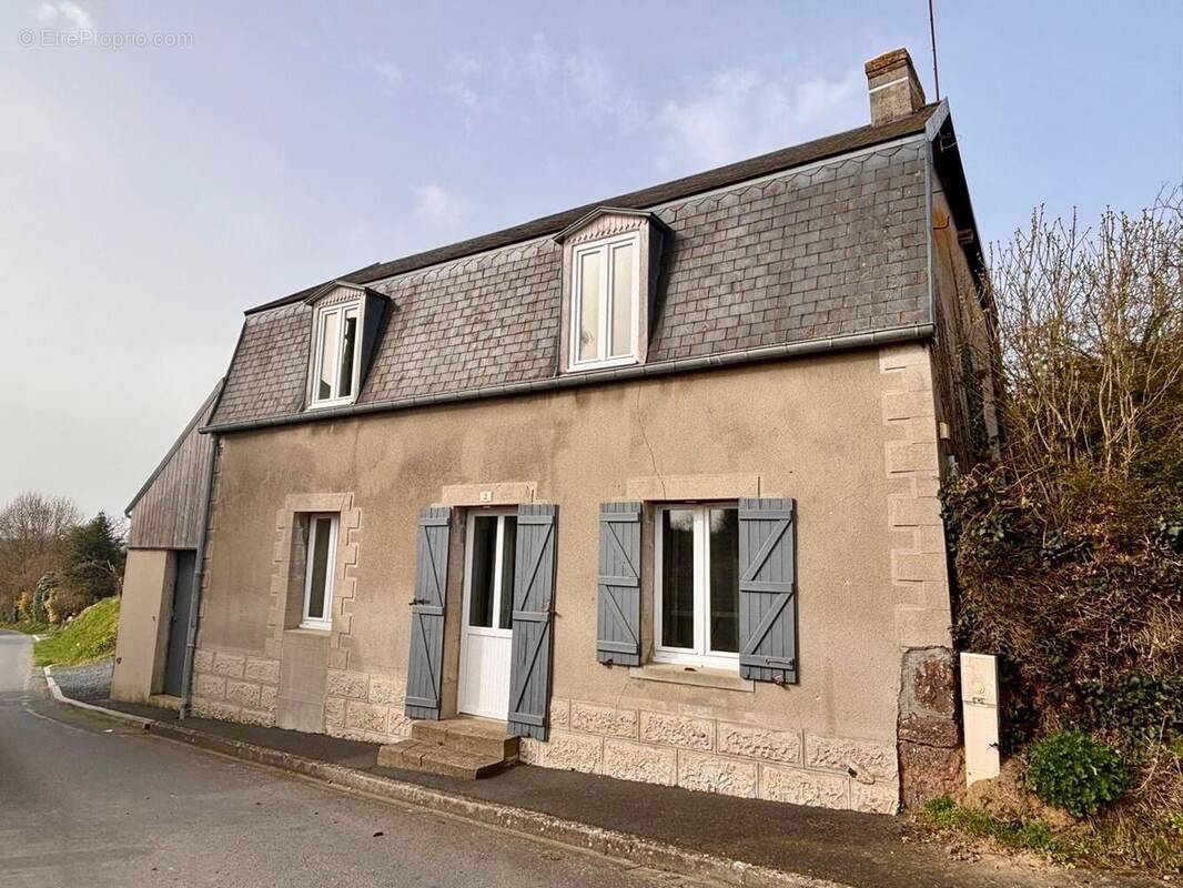Maison à LE MESNIL-RAOULT
