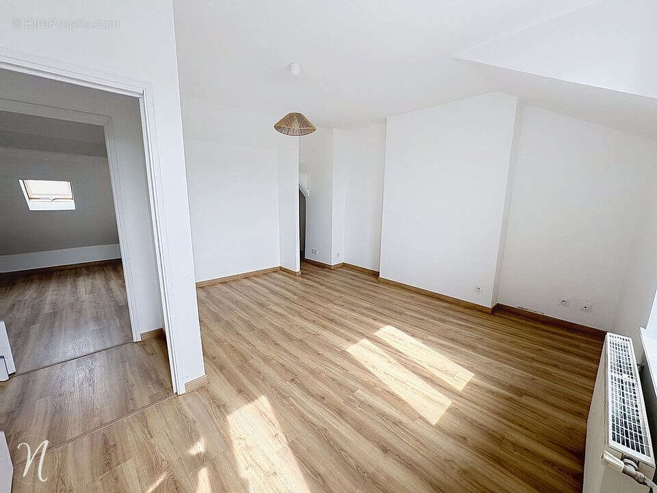 Appartement à UNIEUX