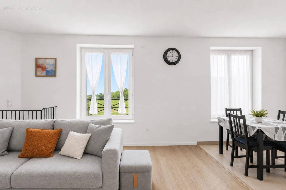 Appartement à COUPVRAY