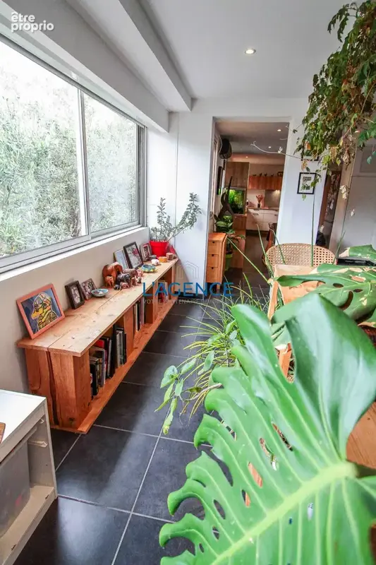 Appartement 5 pièces de 146m2 habitables  au premier et dernier étage avec 2 stationnements extérieur - photo 8