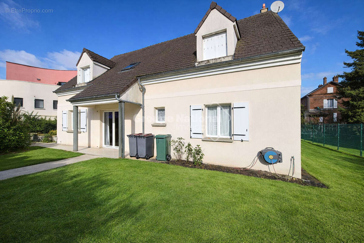 Maison à MERU