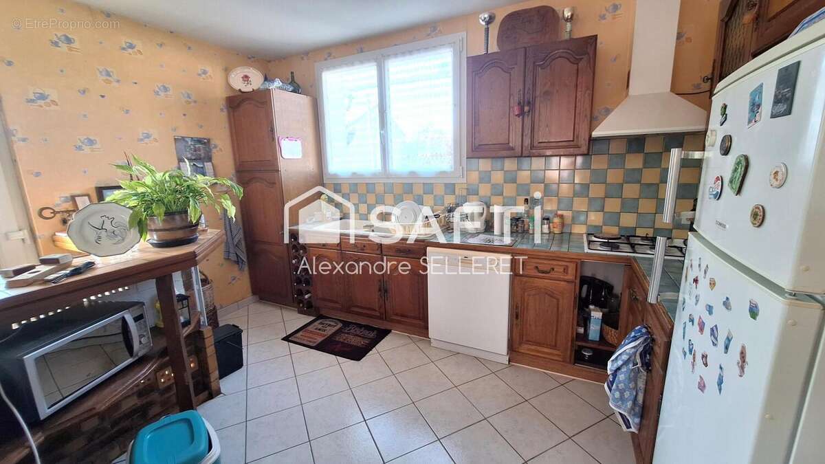 Maison 74 m² à Les Aix-D'angillon  - photo 3