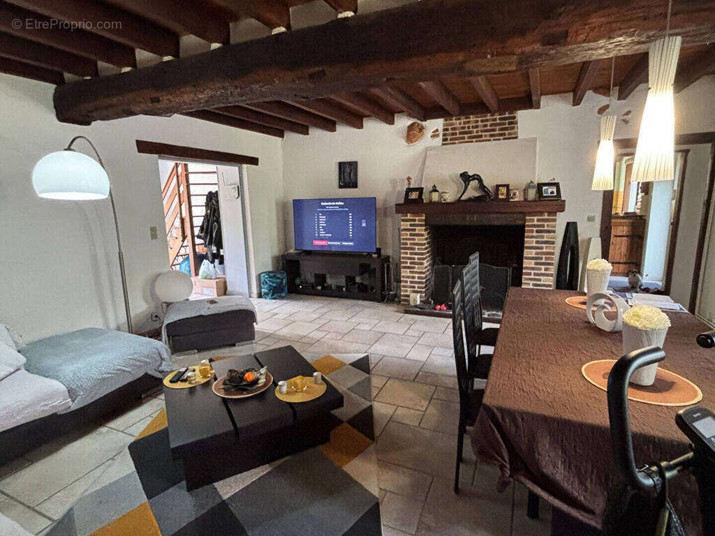 Maison 6 pièces 187 m² Châteauroux - photo 2
