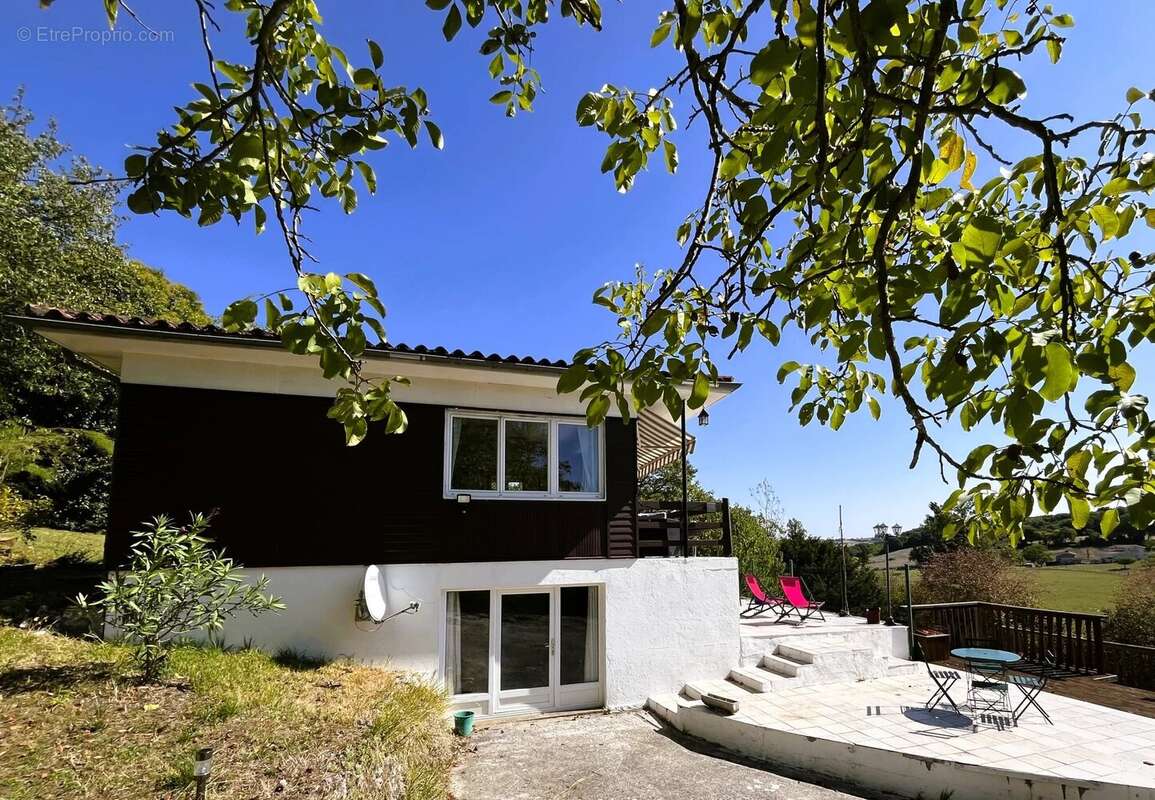 Maison à SALLES-LAVALETTE