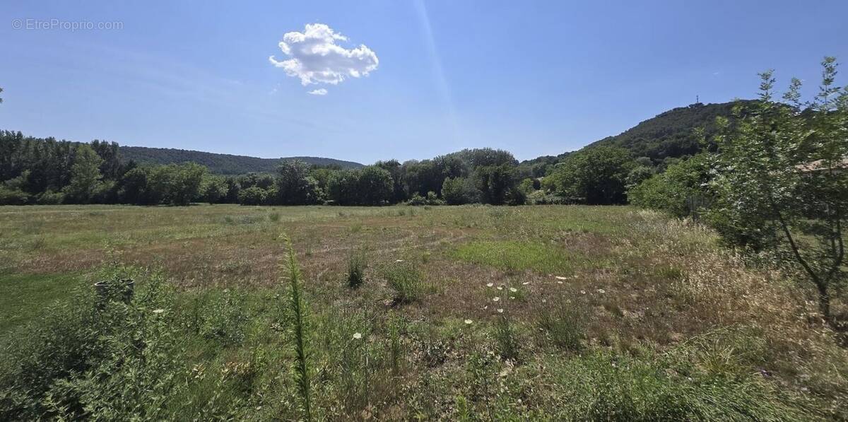 Terrain à SALERNES