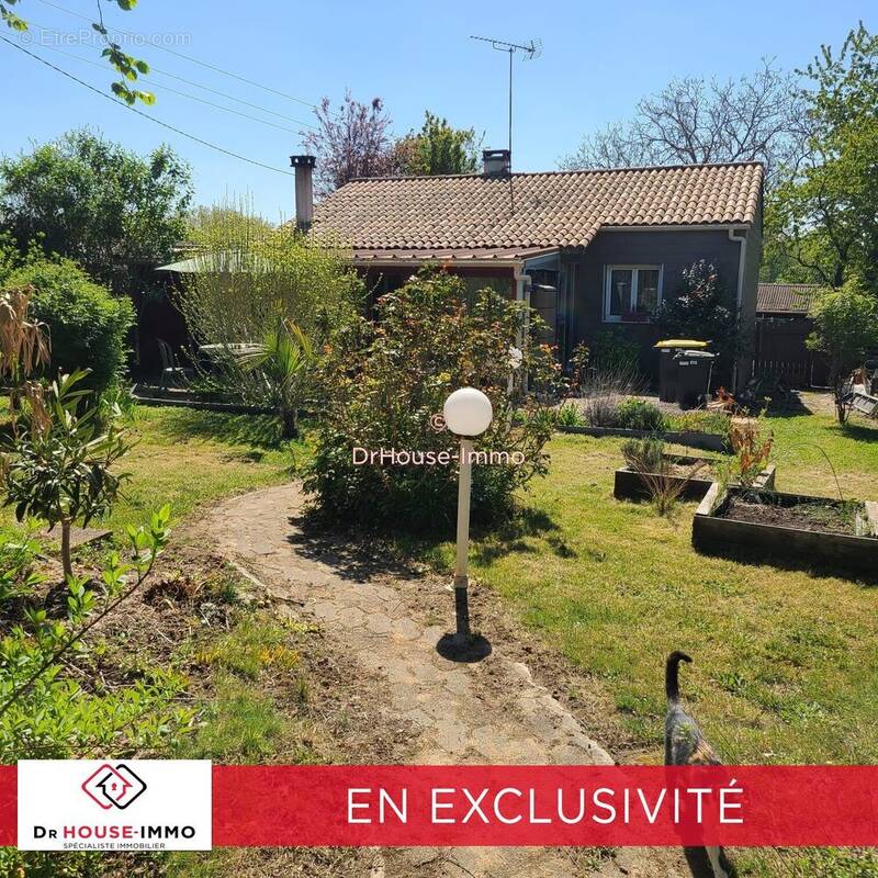 Maison à COURS-DE-PILE