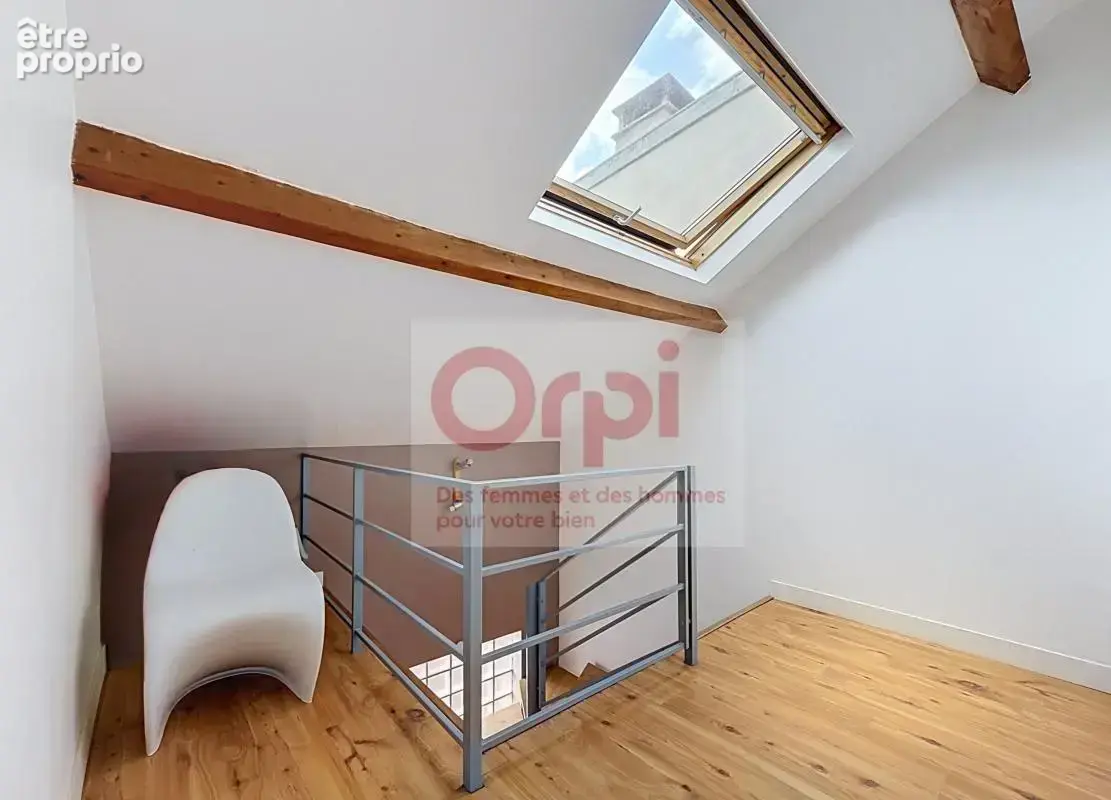 ISSY ST-ETIENNE Maison 5 pièces 4 chambres 133 m² - photo 14