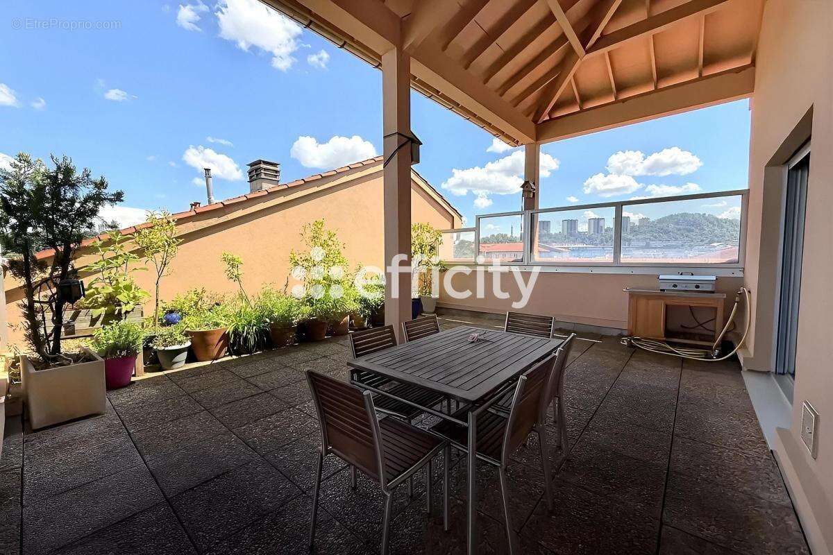 Appartement à LYON-9E