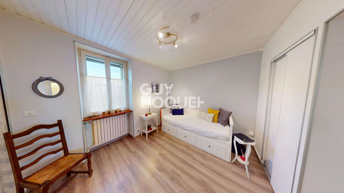 Maison à CHEMILLY-SUR-YONNE