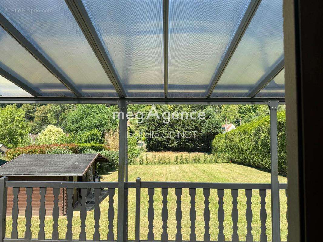 Belle Maison familiale sur un terrain de 1405m2 - photo 8