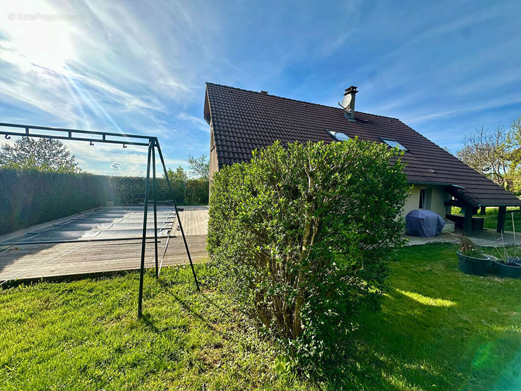 Exclusivité IMMOFLORE - Superbe maison 7 pièces avec piscine à Larnod - photo 5