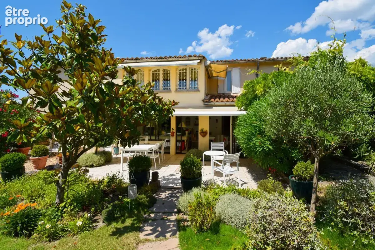 UZES: Maison  sur grand jardin 3300 m² constructible - photo 18