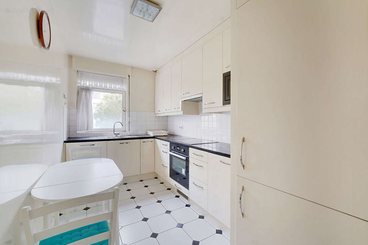 Appartement à PARIS-20E