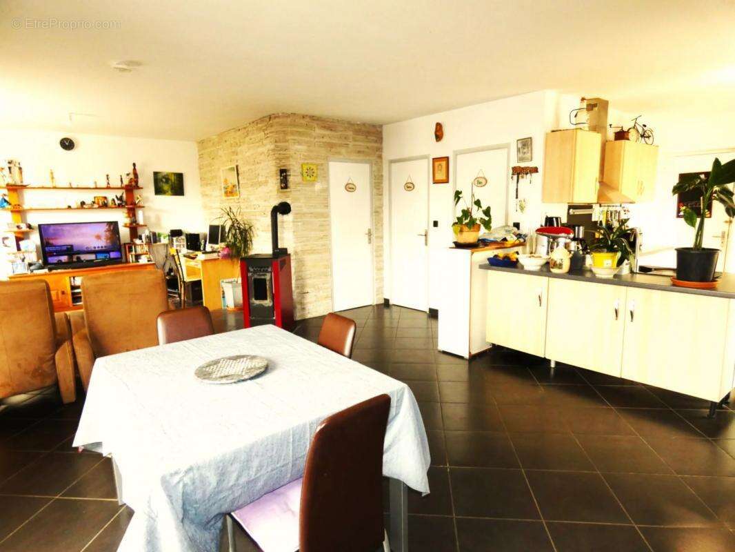 Maison à SAINT-BERON