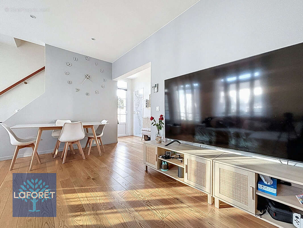 Maison à CHENNEVIERES-SUR-MARNE