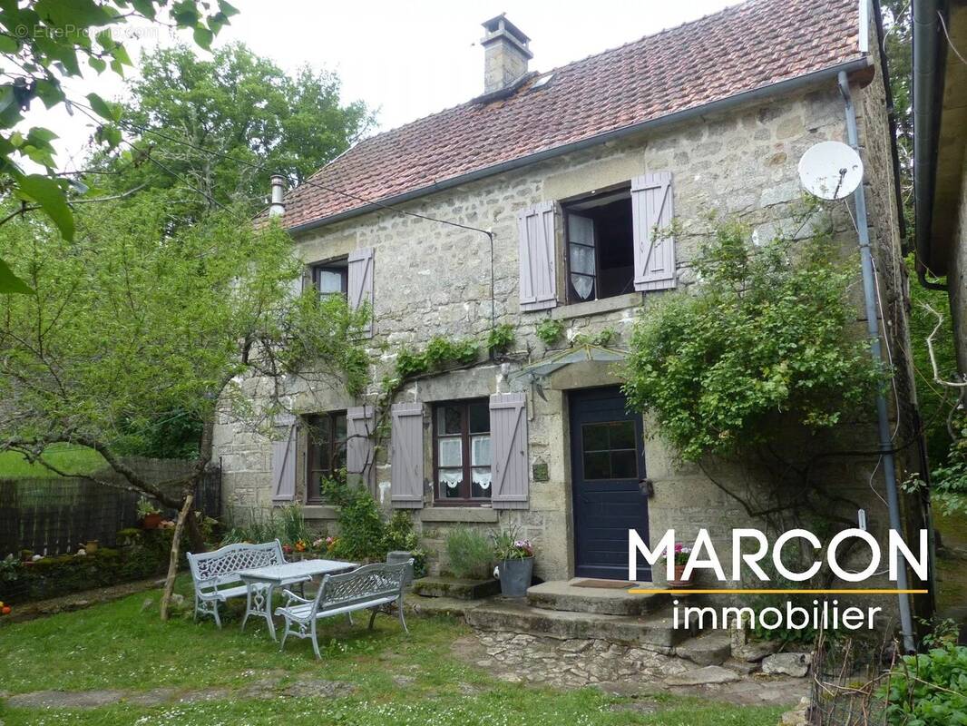 Maison à SAINT-PIERRE-BELLEVUE