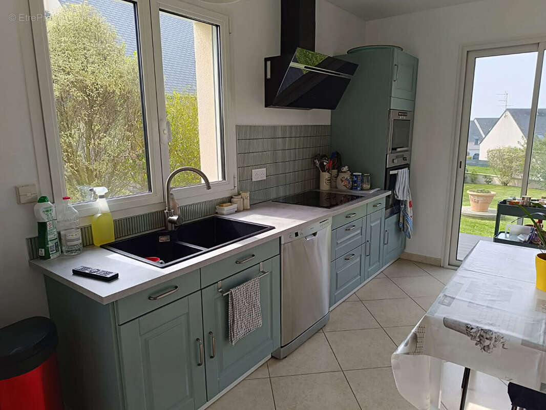 ACHAT / VENTE d'une maison T6 (180 m²) à REVIERS, terrain 1265 m2 - photo 6