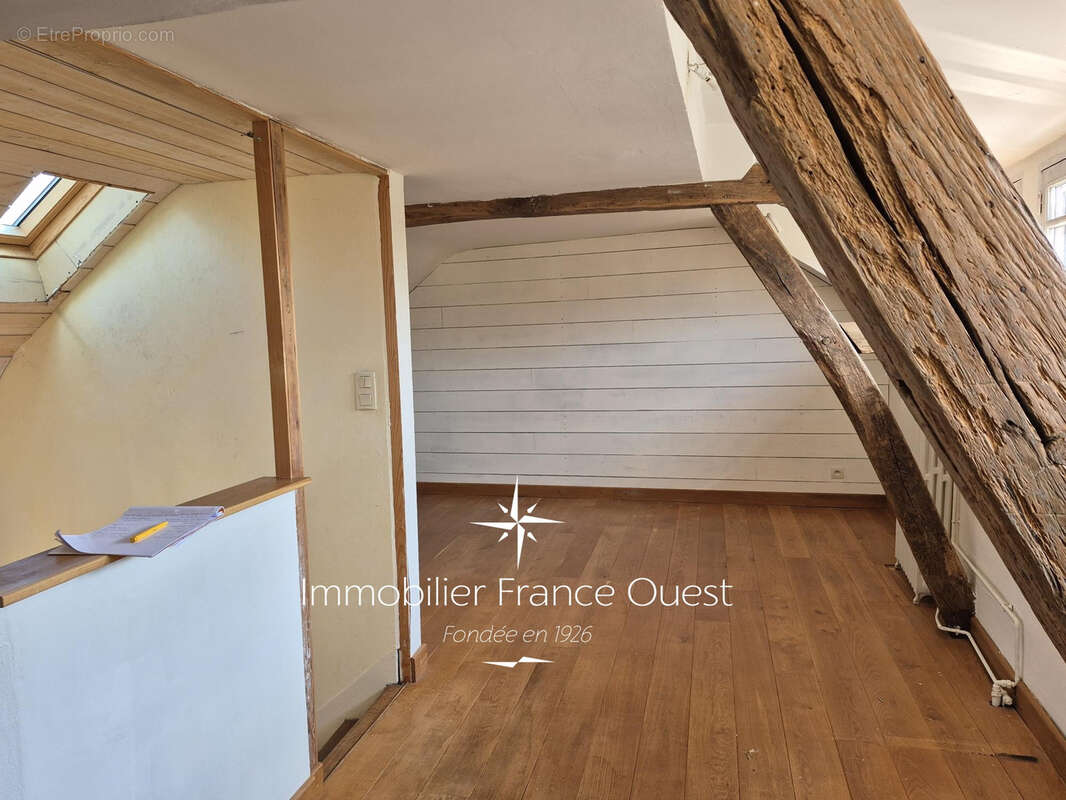 Maison de charme en pierre de tuffeau avec vue imprenable sur le château de Sablé et la Sarthe - photo 8