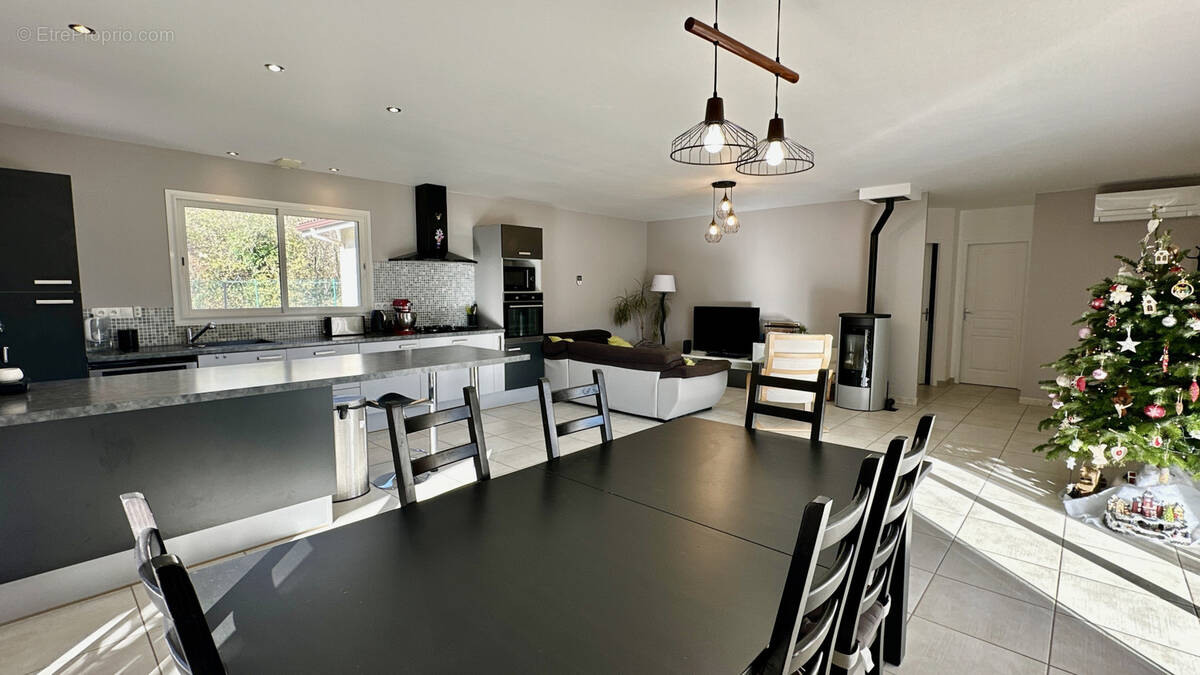 Maison à SAINT-JUST-DE-CLAIX