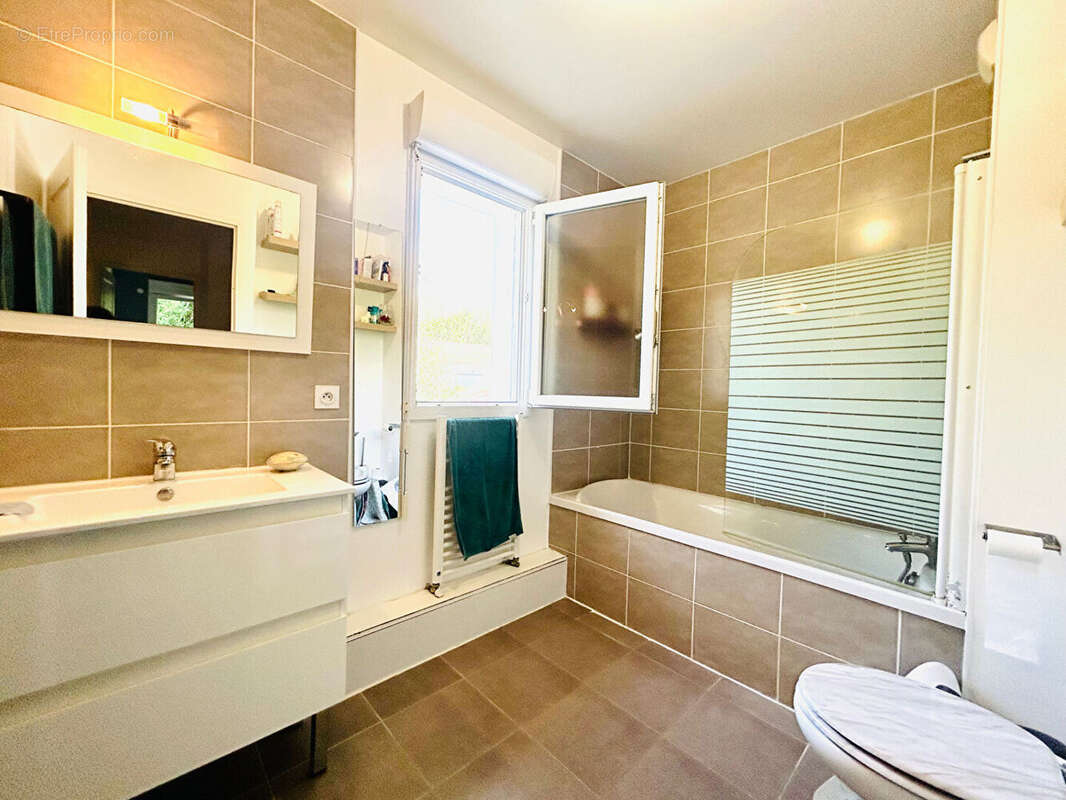 Maison à SAINT-MARTIN-DE-SEIGNANX