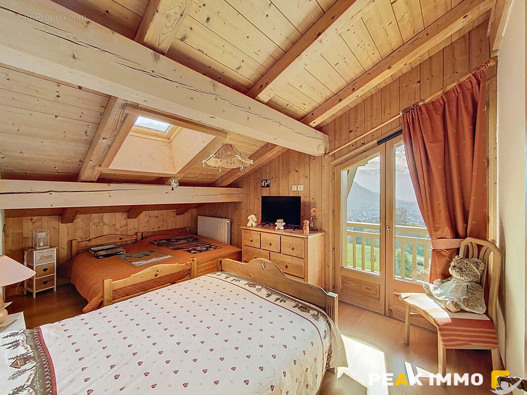 Coteau de saint roch chalet 215 m2 face mont blanc - photo 13