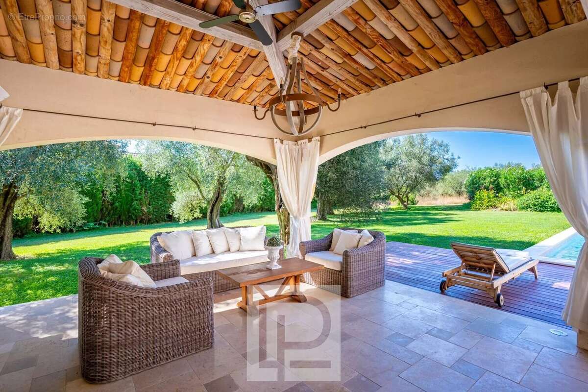 Maison à MOUGINS