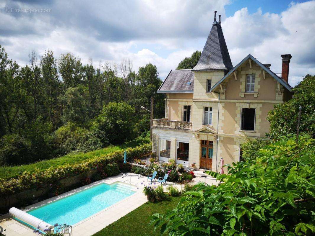 Maison à SAINT-ETIENNE-DE-CHIGNY